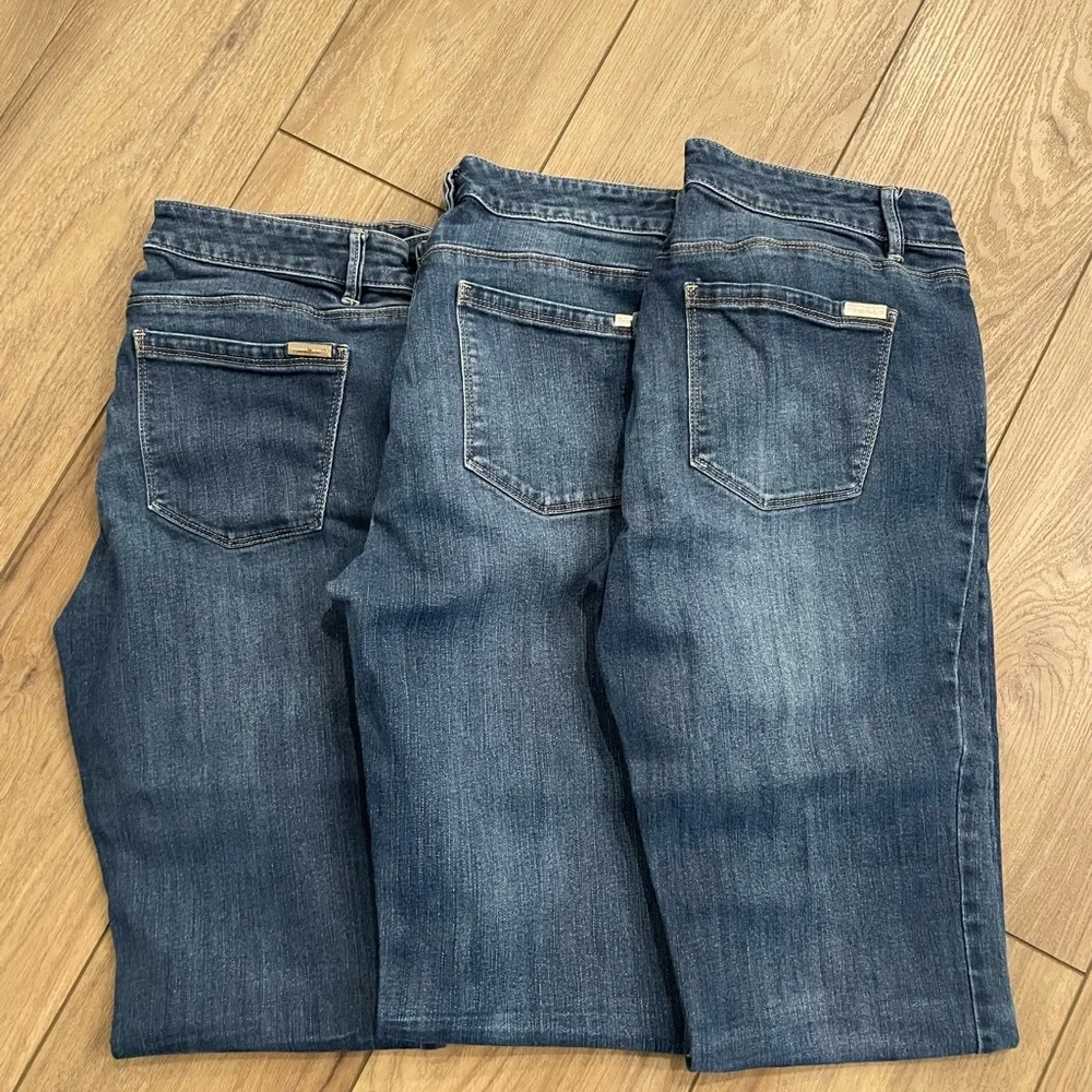 Lot of 3 White House Black Market Women's Blue Boot Cut Jeans - size 6 - Picture 1 of 3